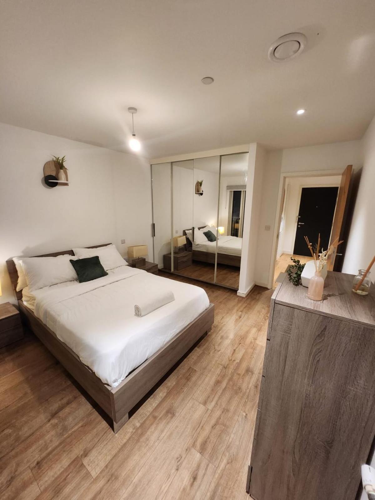 Kaf Luxury Apartment 런던 외부 사진